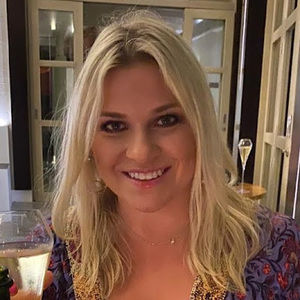 Meet your Posher, Carey